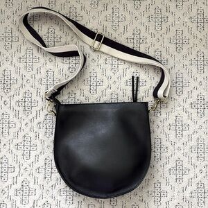 Madewell transport saddle bag, black w/adjustable black and white strap